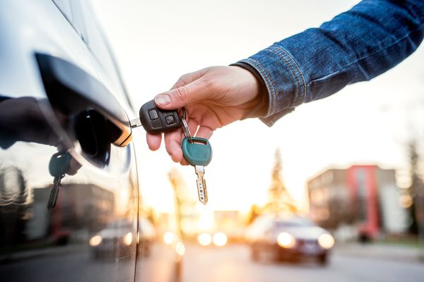 想辦理豐原汽車借款免留車的條件是什麼？